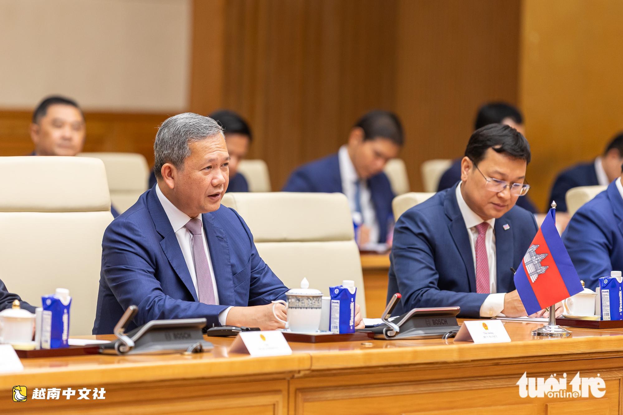 越南總理黎明雄迎接並與柬埔寨首相洪瑪奈舉行會談