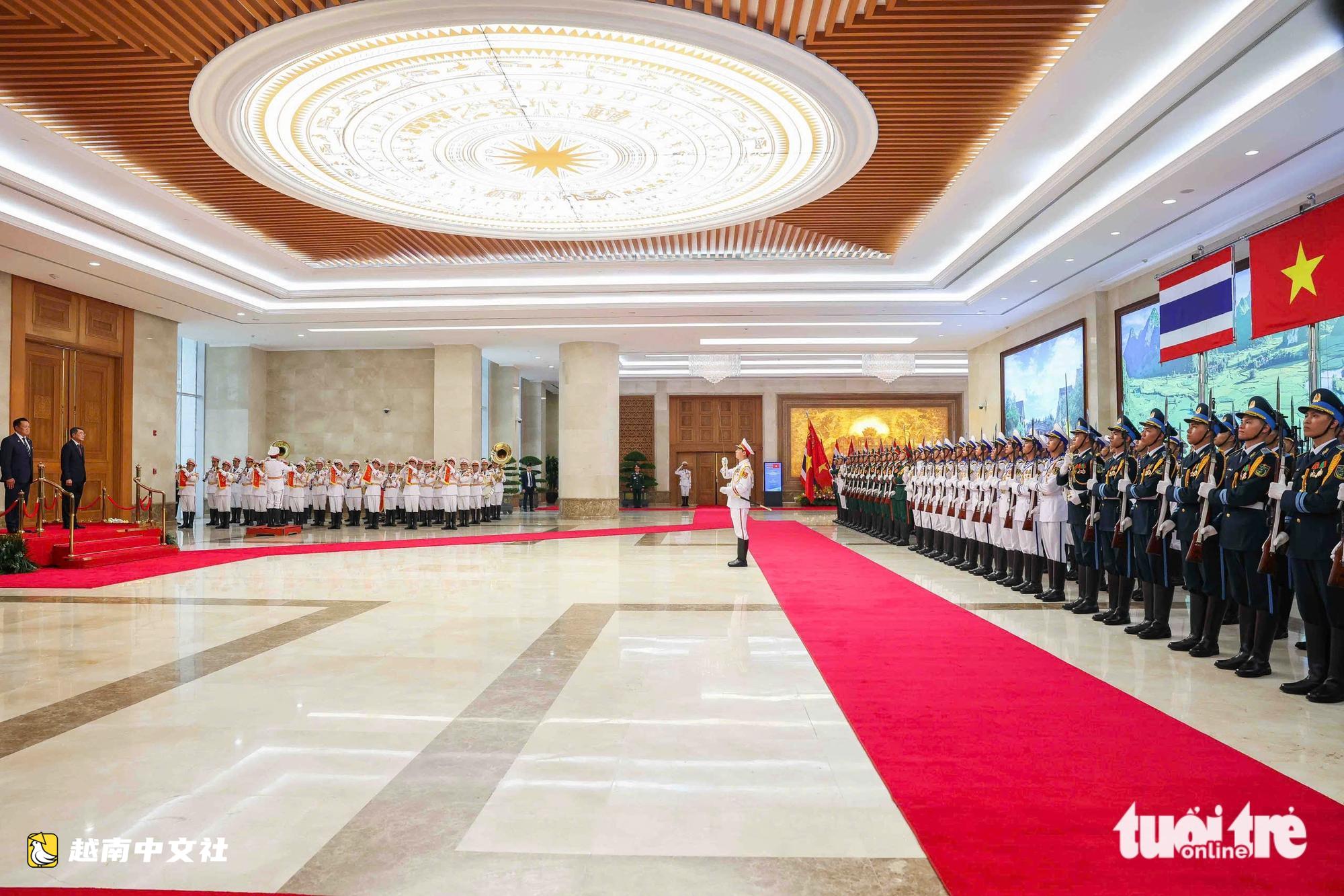 越南舉行儀式歡迎泰國總理阿努廷·查恩維拉庫爾首次訪越
