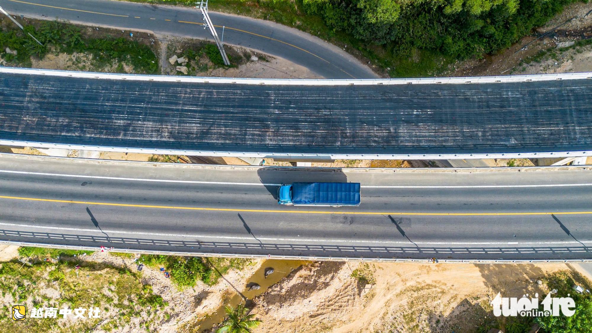 越南拉山-華蓮高速公路四車道面貌接近完工