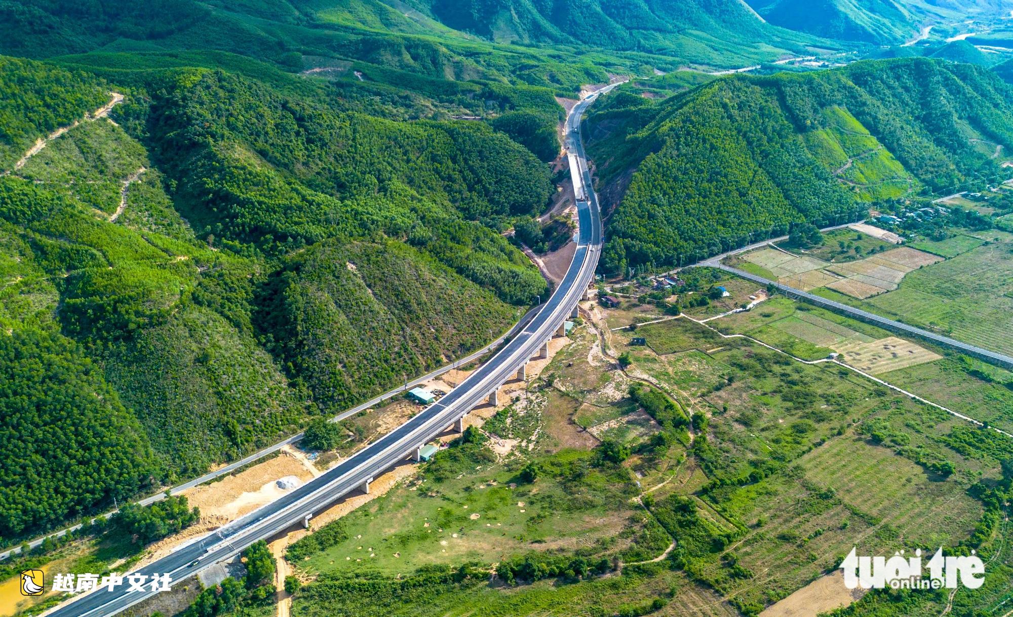 越南拉山-華蓮高速公路四車道面貌接近完工