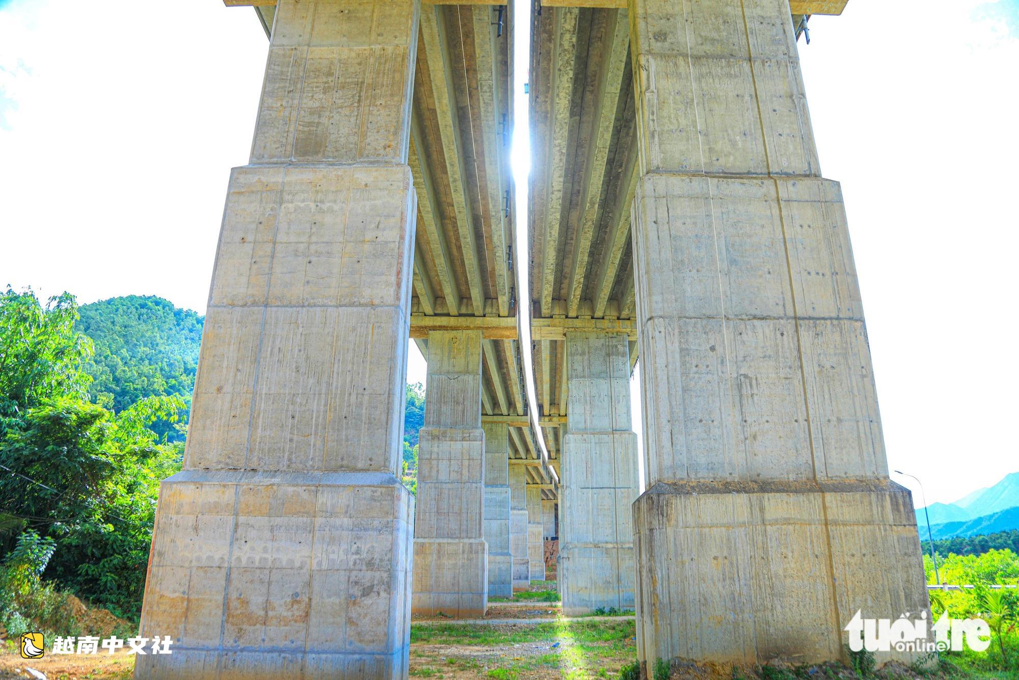 越南拉山-華蓮高速公路四車道面貌接近完工