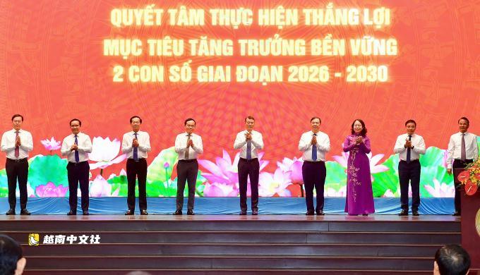 越南總理:無法用老辦法實現兩位數增長