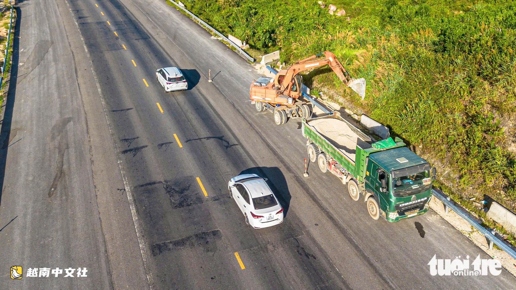 越南拉山-華蓮高速公路四車道面貌接近完工