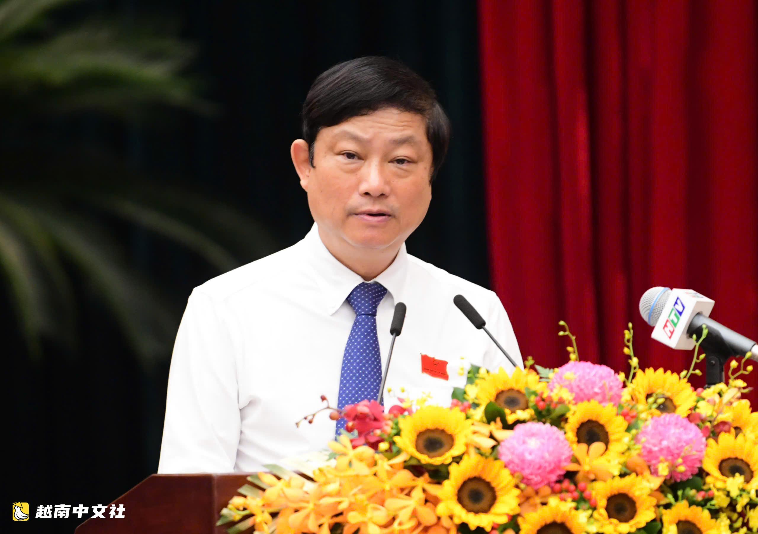 越南胡志明市人民議會召開會議,審議多個項目,從芹椰跨海大橋到湖參高速公路
