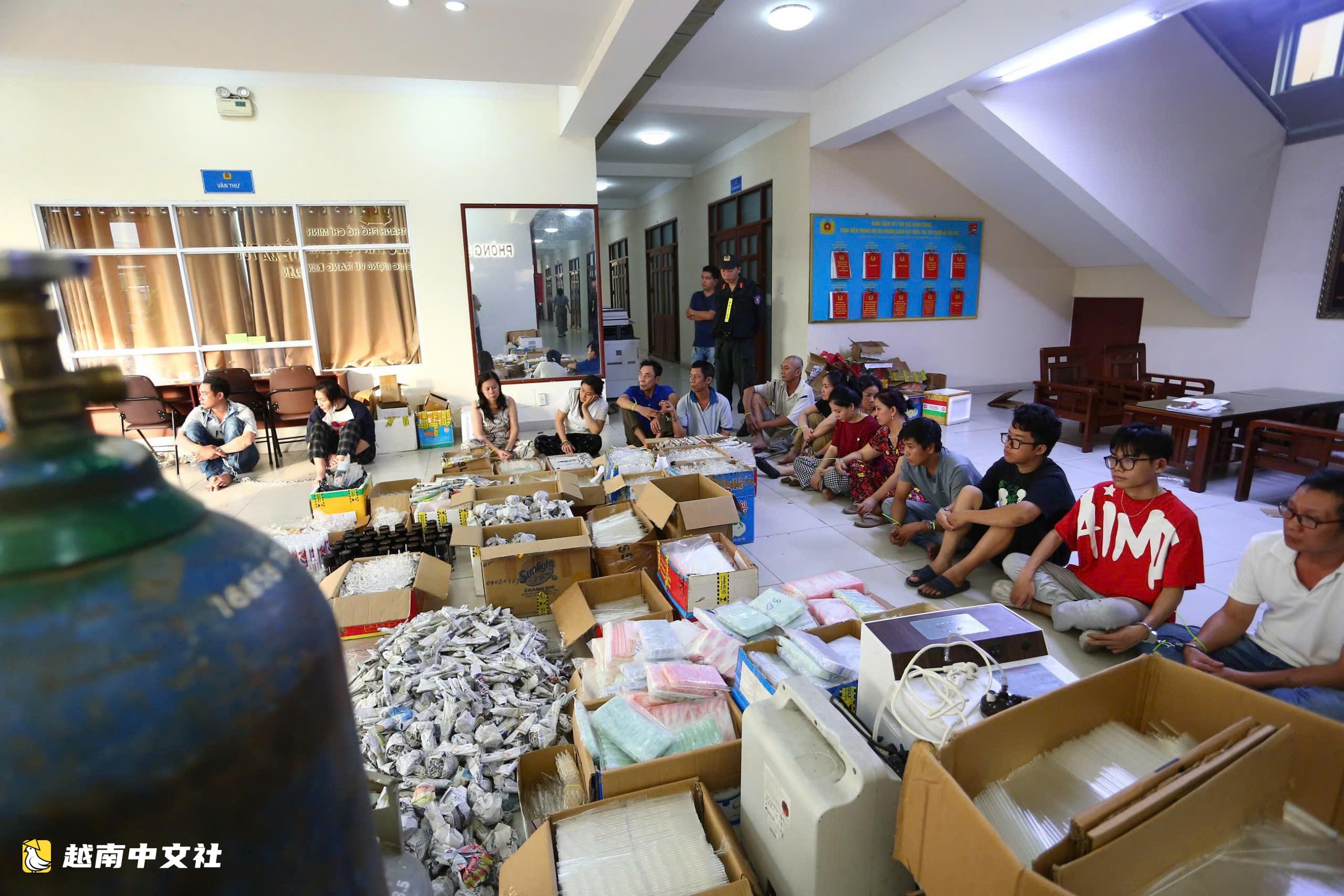 越南胡志明市警方搗毀製售逾10萬件吸毒工具的地下窩點