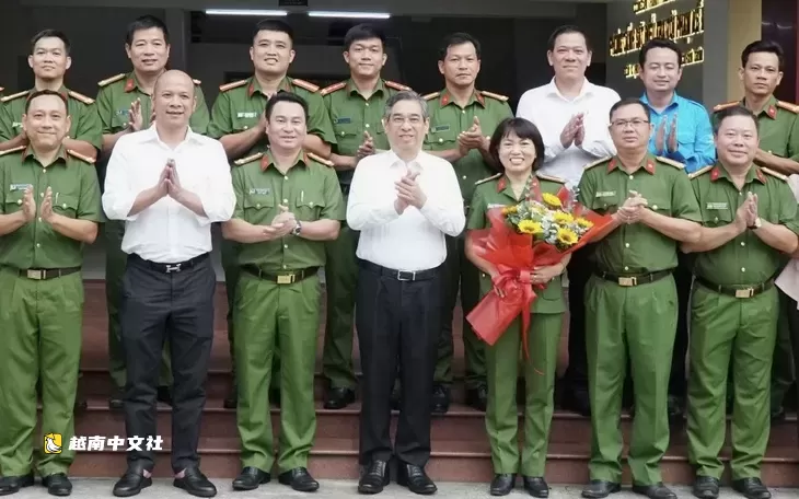 越南胡志明市警方搗毀製售逾10萬件吸毒工具的地下窩點