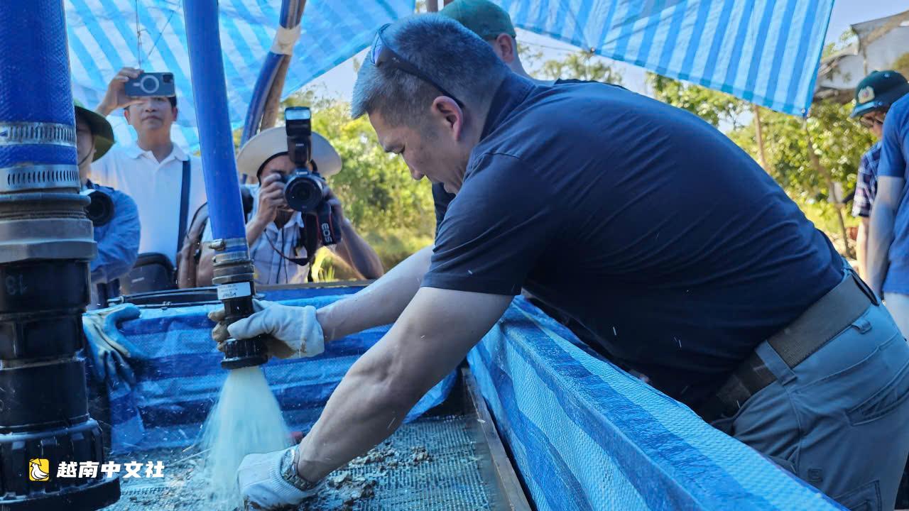 越南代理海軍部長洪曹:是時候擱置過去,共同前進