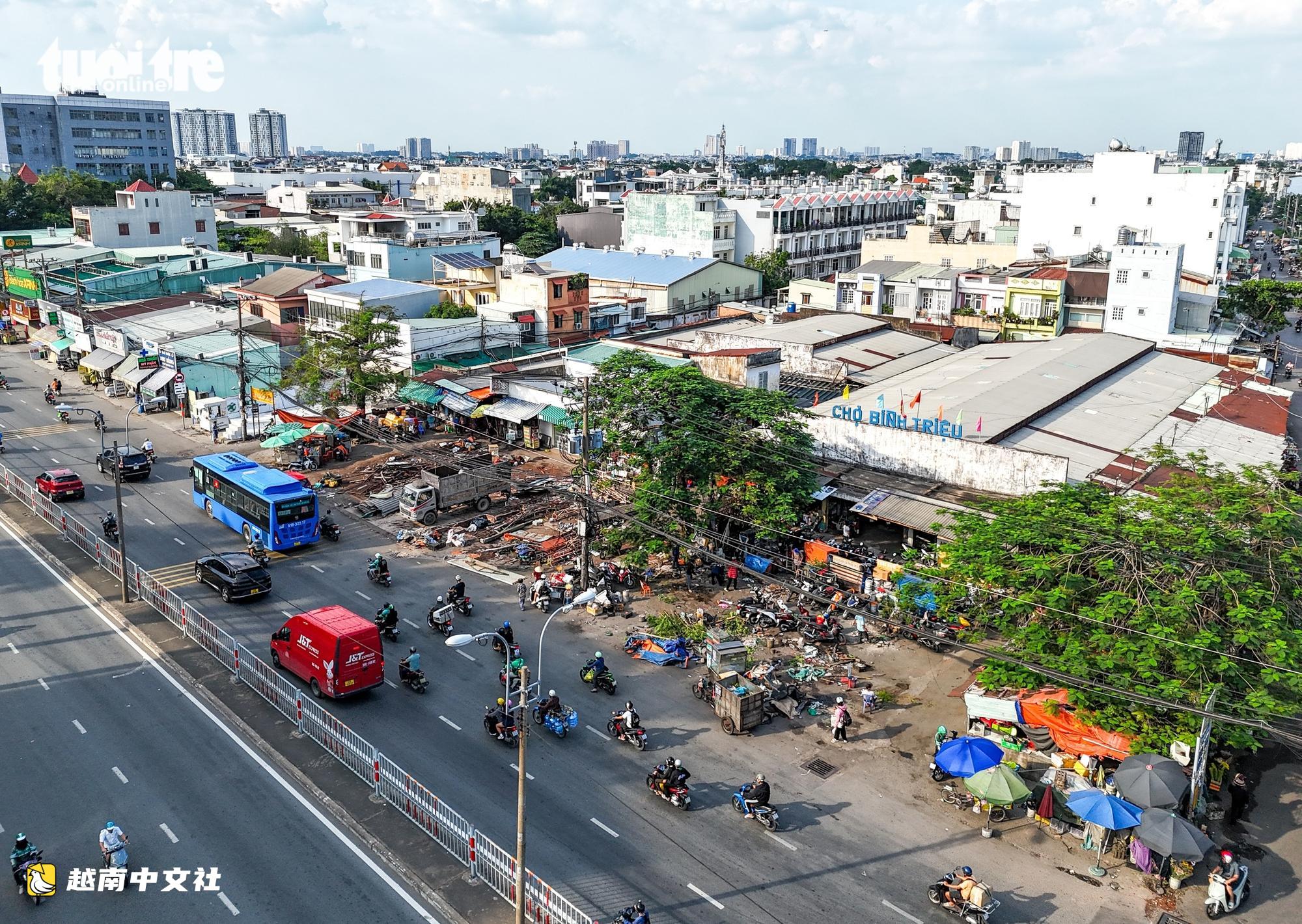 沿13號國道,越南房屋陸續拆除為道路擴建讓路