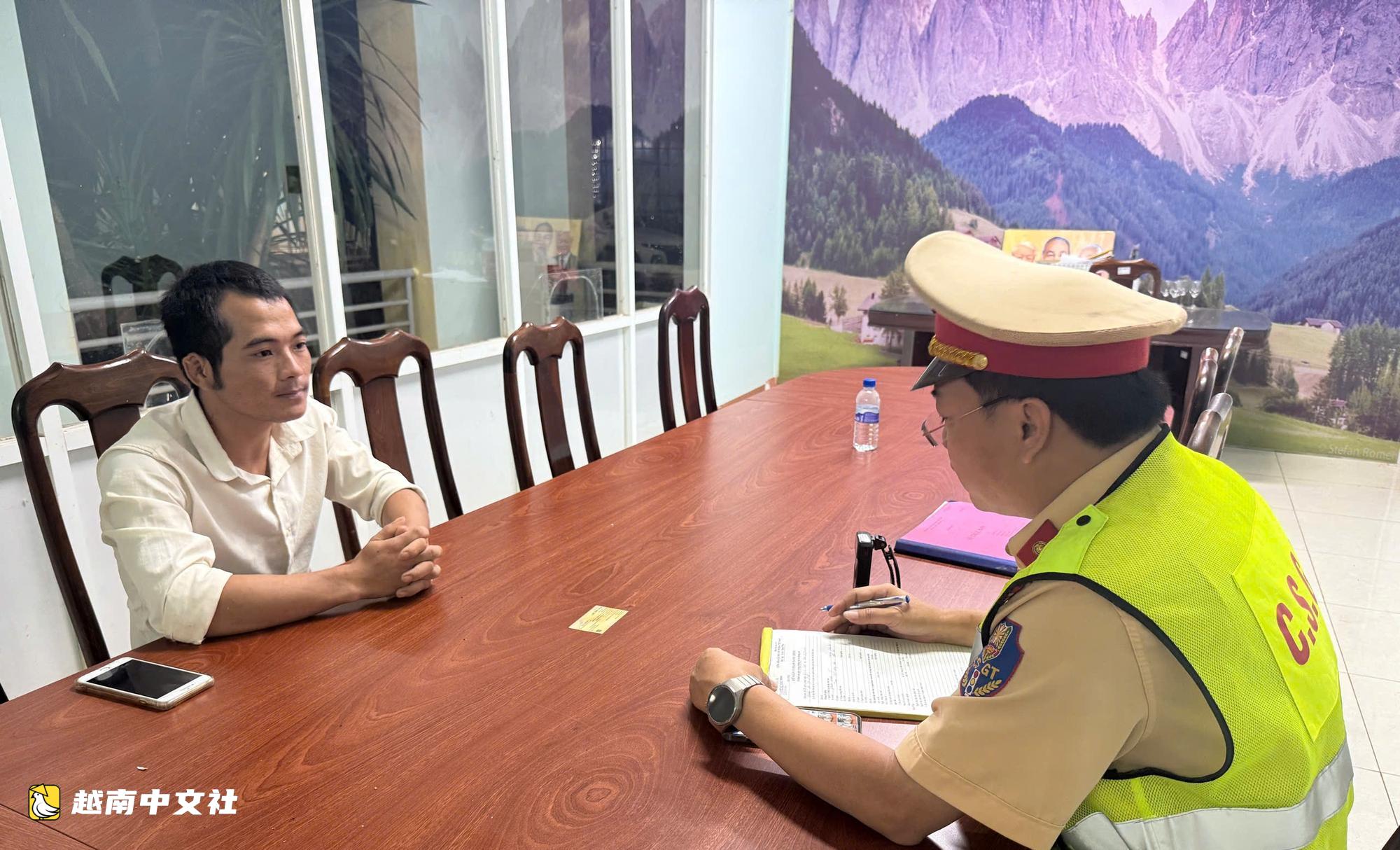 越南警方約談曾在14號國道上蛇形駕駛的年輕人