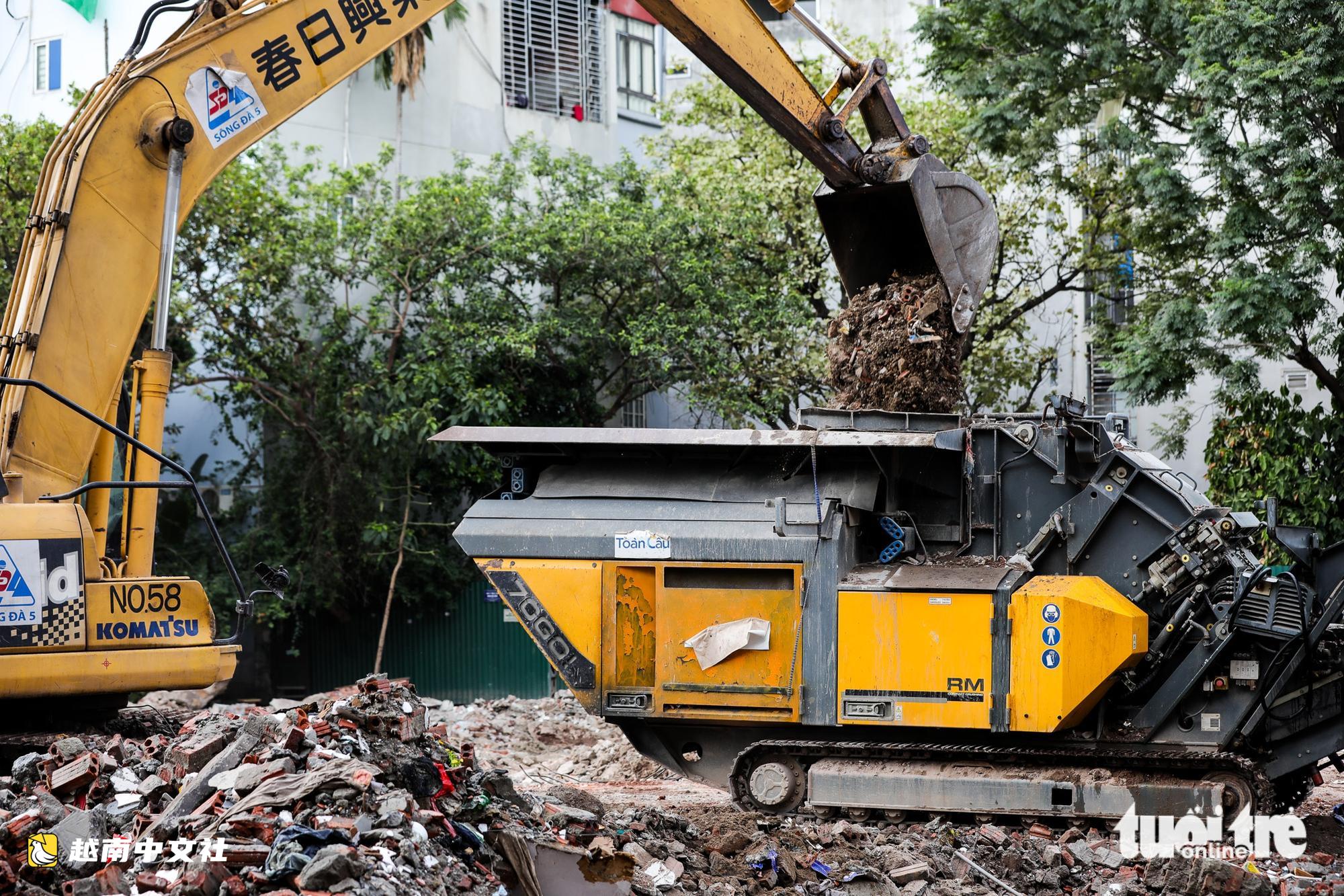 越南河內移動破碎機將建築垃圾變廢為寶現場直擊