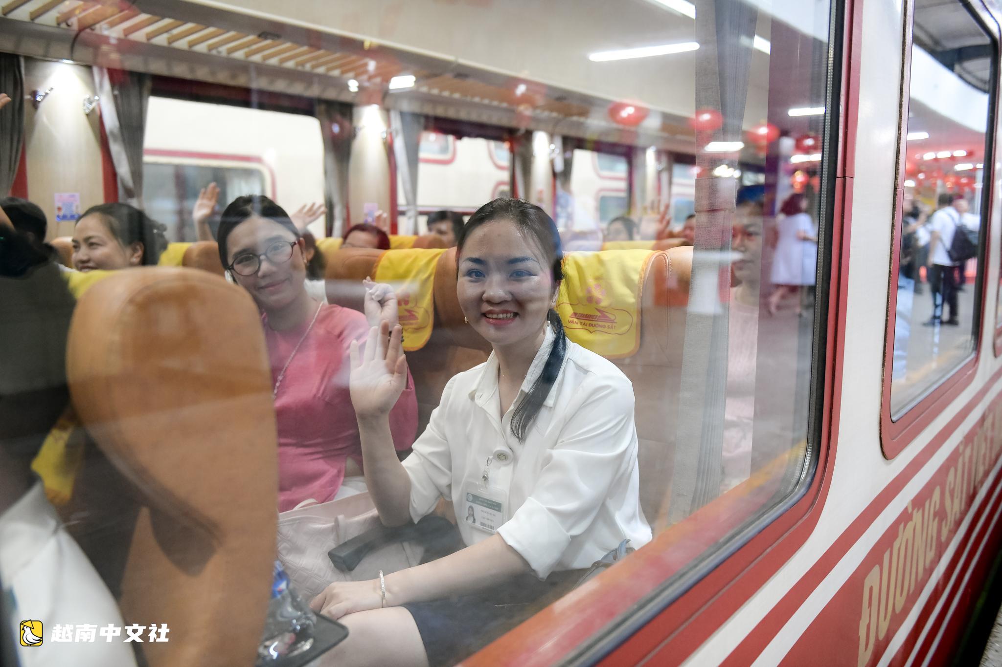 首趟列車載運越南河內醫護人員前往白梅醫院二號院