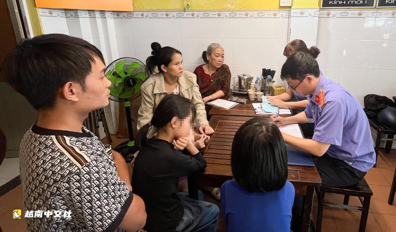 越南一名流落失散的女子尋回家庭