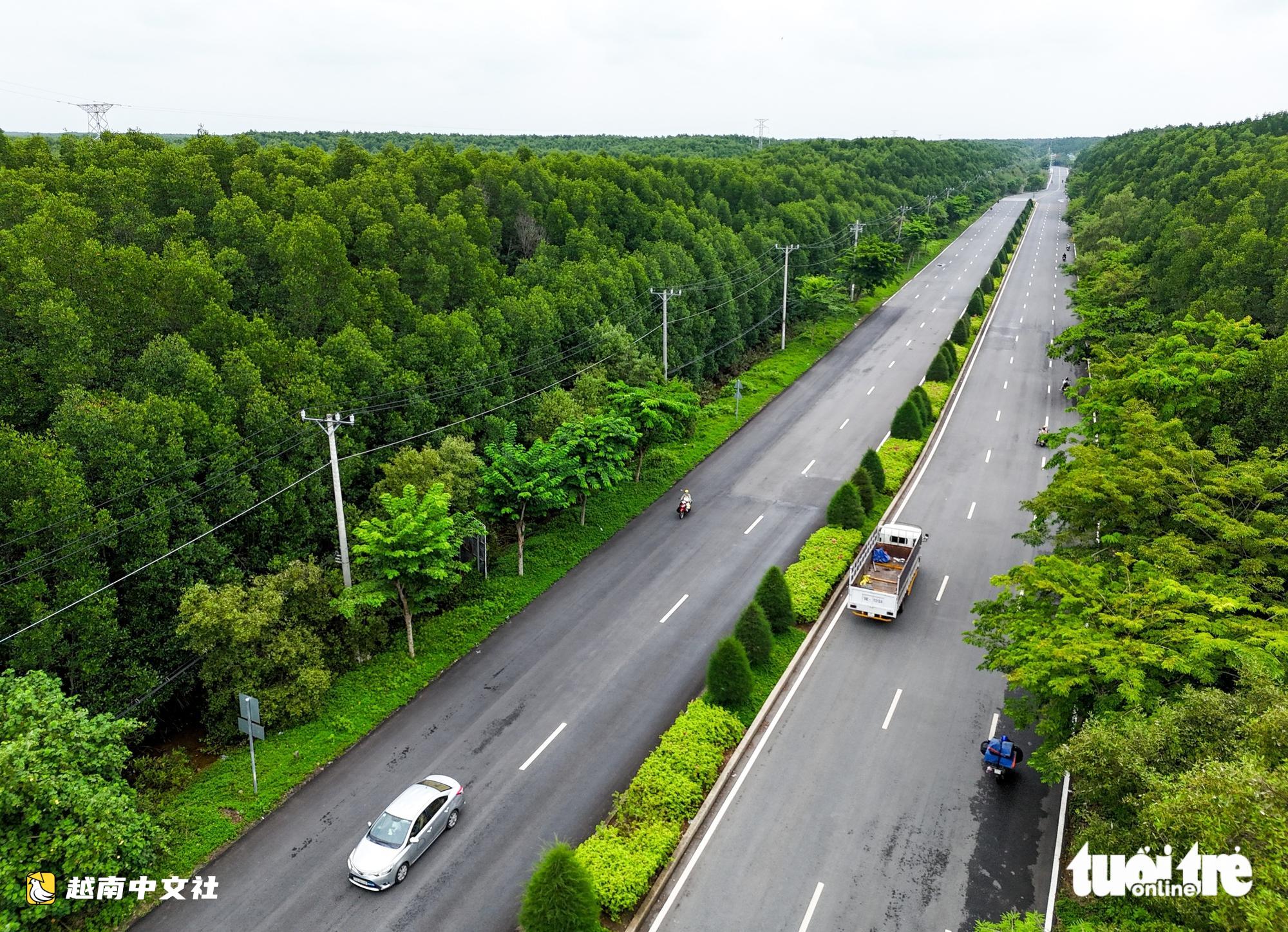 欣賞視角與航拍:越南芹椰-頭頓跨海公路開工前全景
