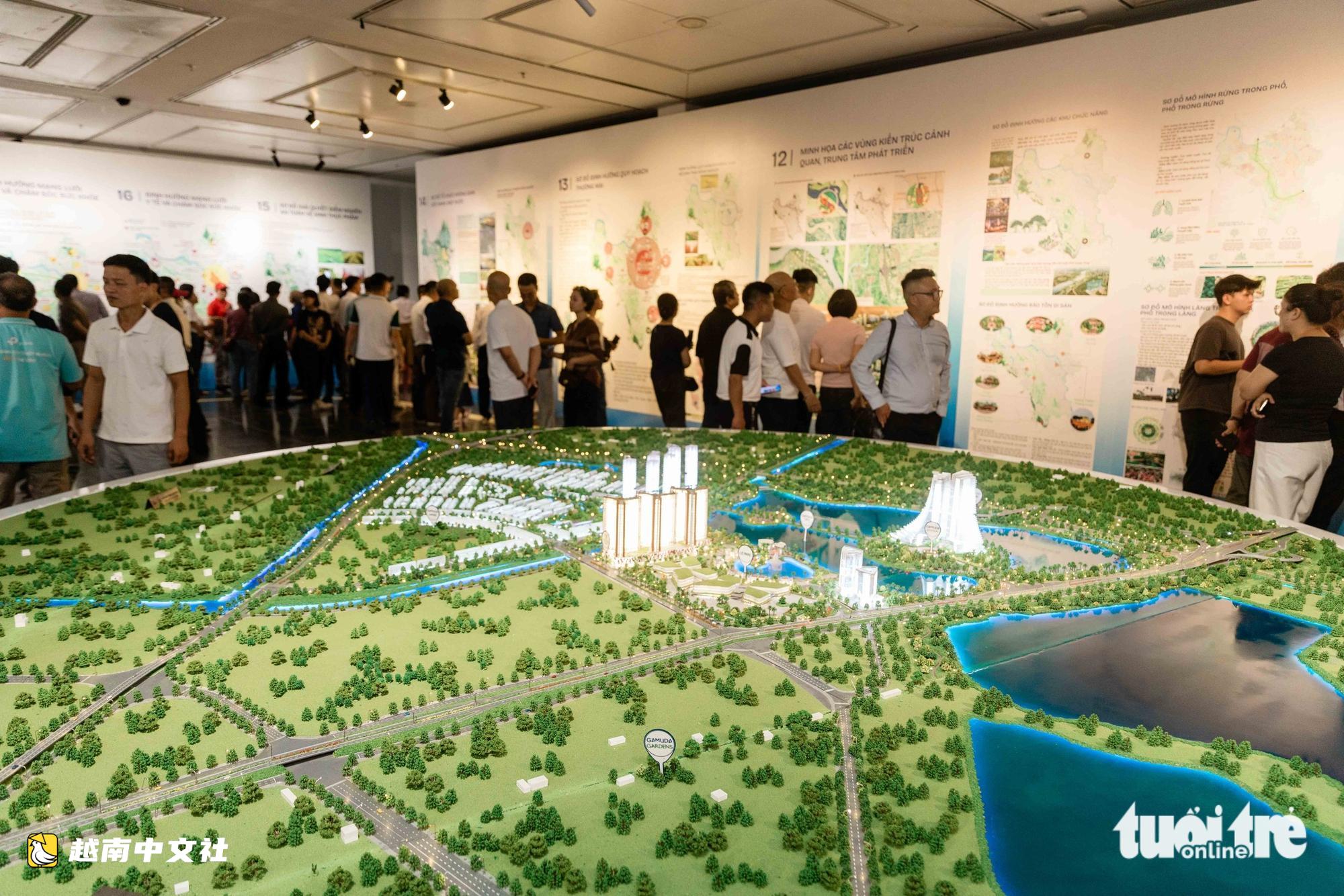 數千人湧入越南河內博物館,排隊參觀百年首都規劃展