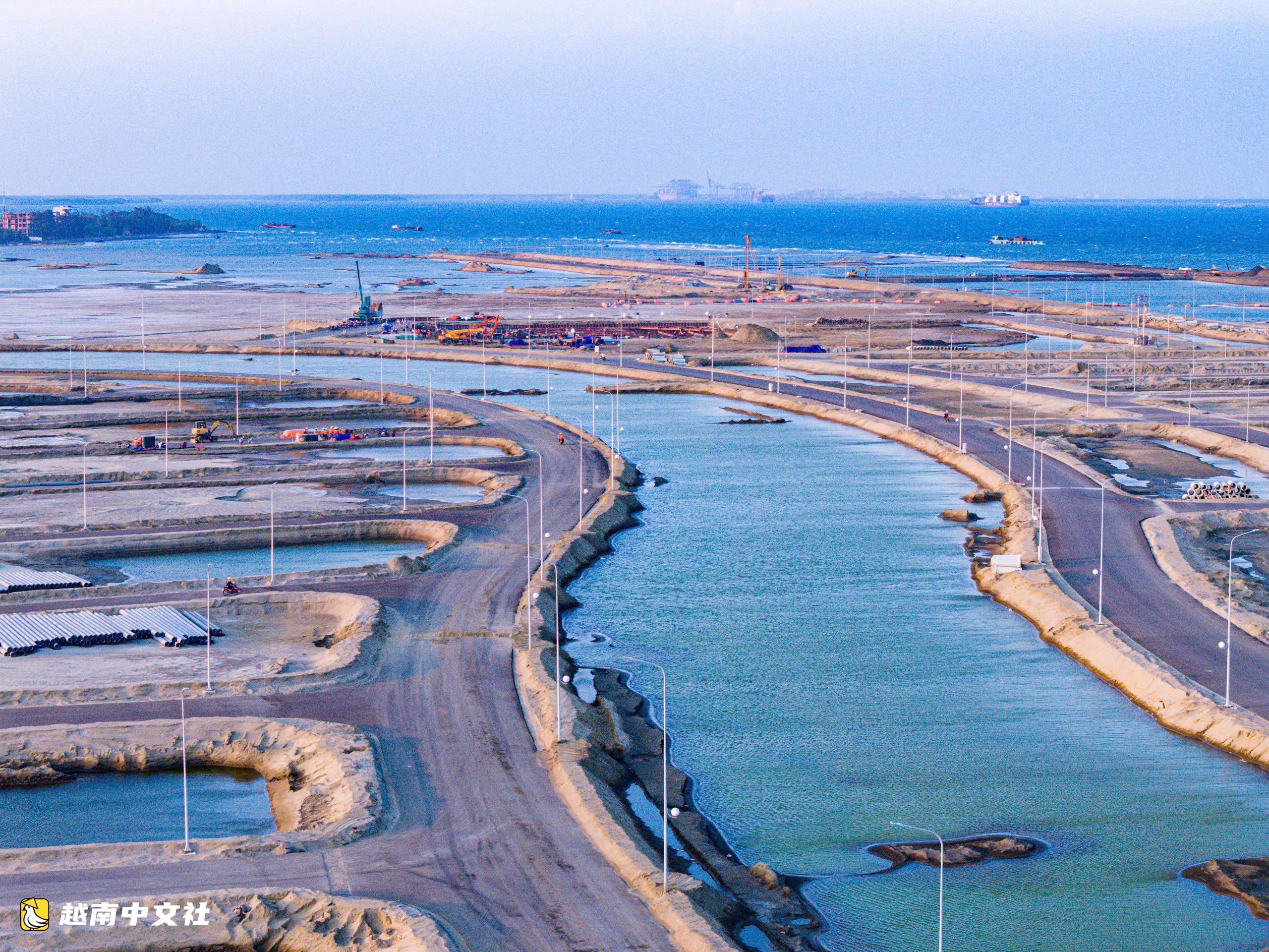欣賞視角與航拍:越南芹椰-頭頓跨海公路開工前全景