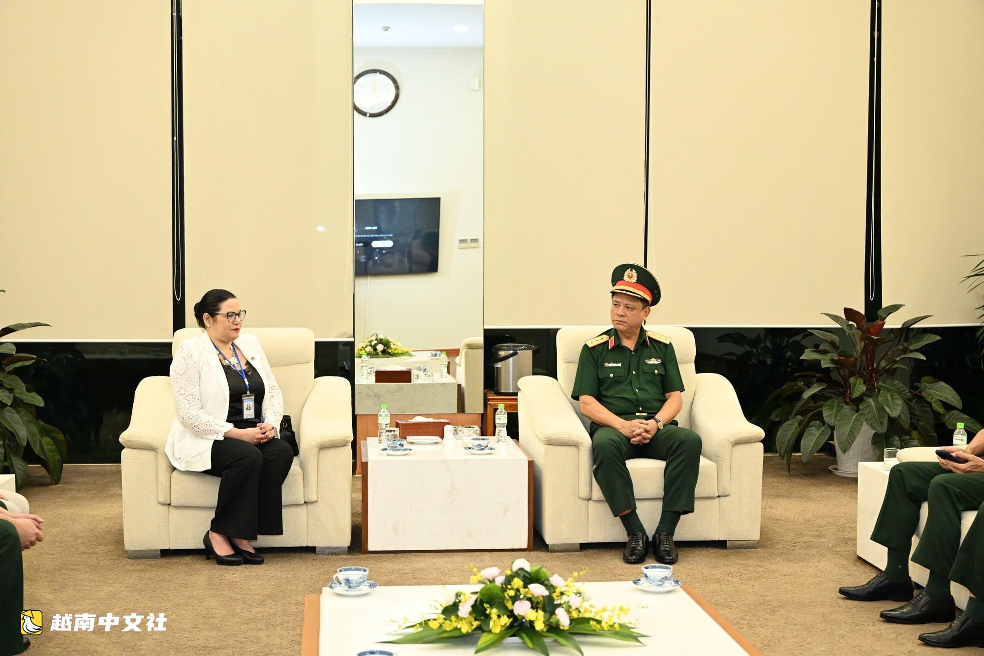 越南軍隊和公安人員已啟程赴委內瑞拉參與地震災後重建