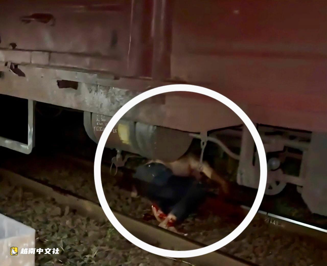 越南男子被火車碾壓後從車底爬出驚險畫面