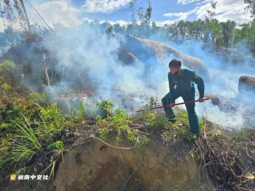 越南70歲老人焚燒植被引發森林火災後身亡