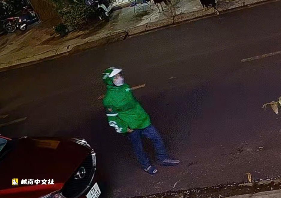 越南邦美蜀市:追捕在米粉店前連開5槍的嫌疑人