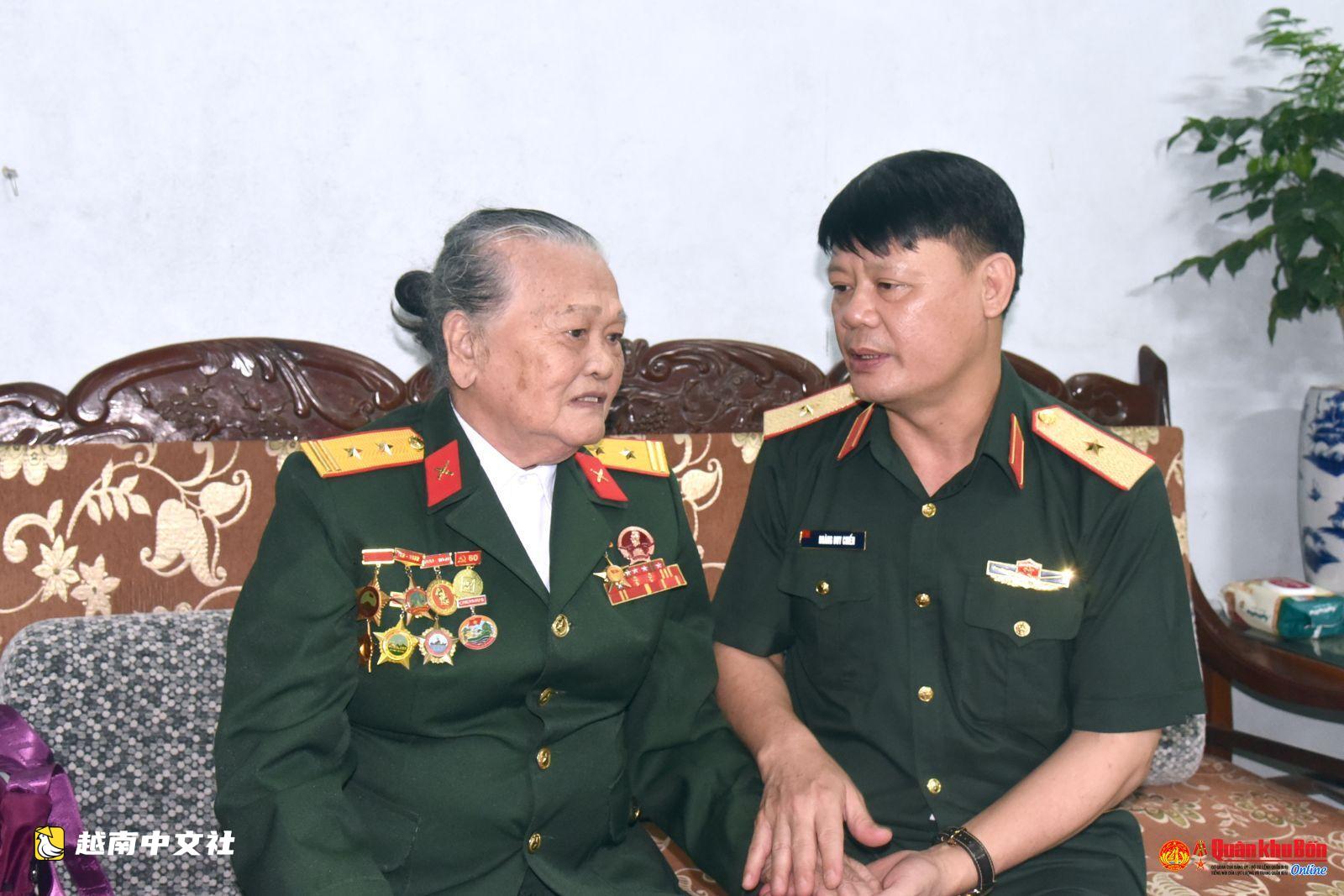 越南女英雄吳氏選逝世,她與保護含龍戰役的功績緊密相連