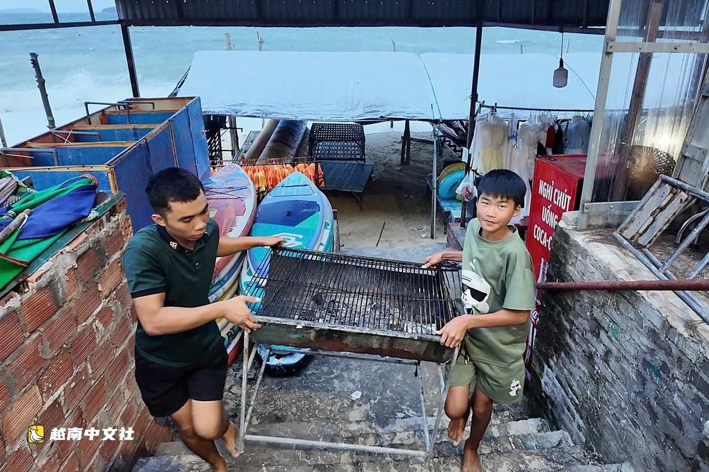 越南將數千人從島嶼轉移到陸地躲避颱風梅莎