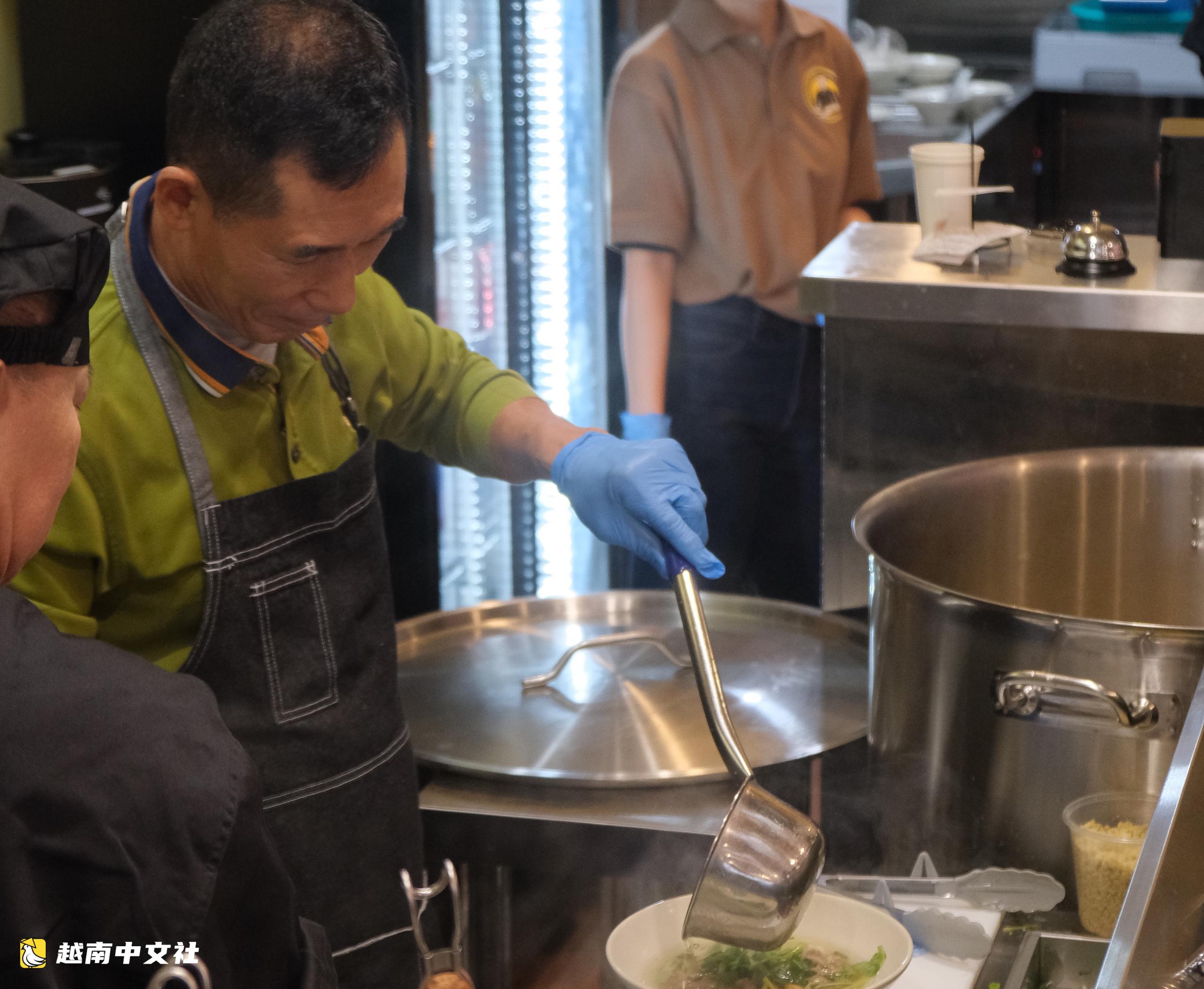 越南河內著名河粉店49A Bát Đàn從古街走向澳大利亞