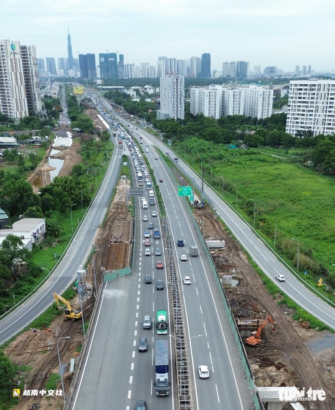 越南胡志明市 - 隆城高速公路擁堵延長,司機需注意什麼?