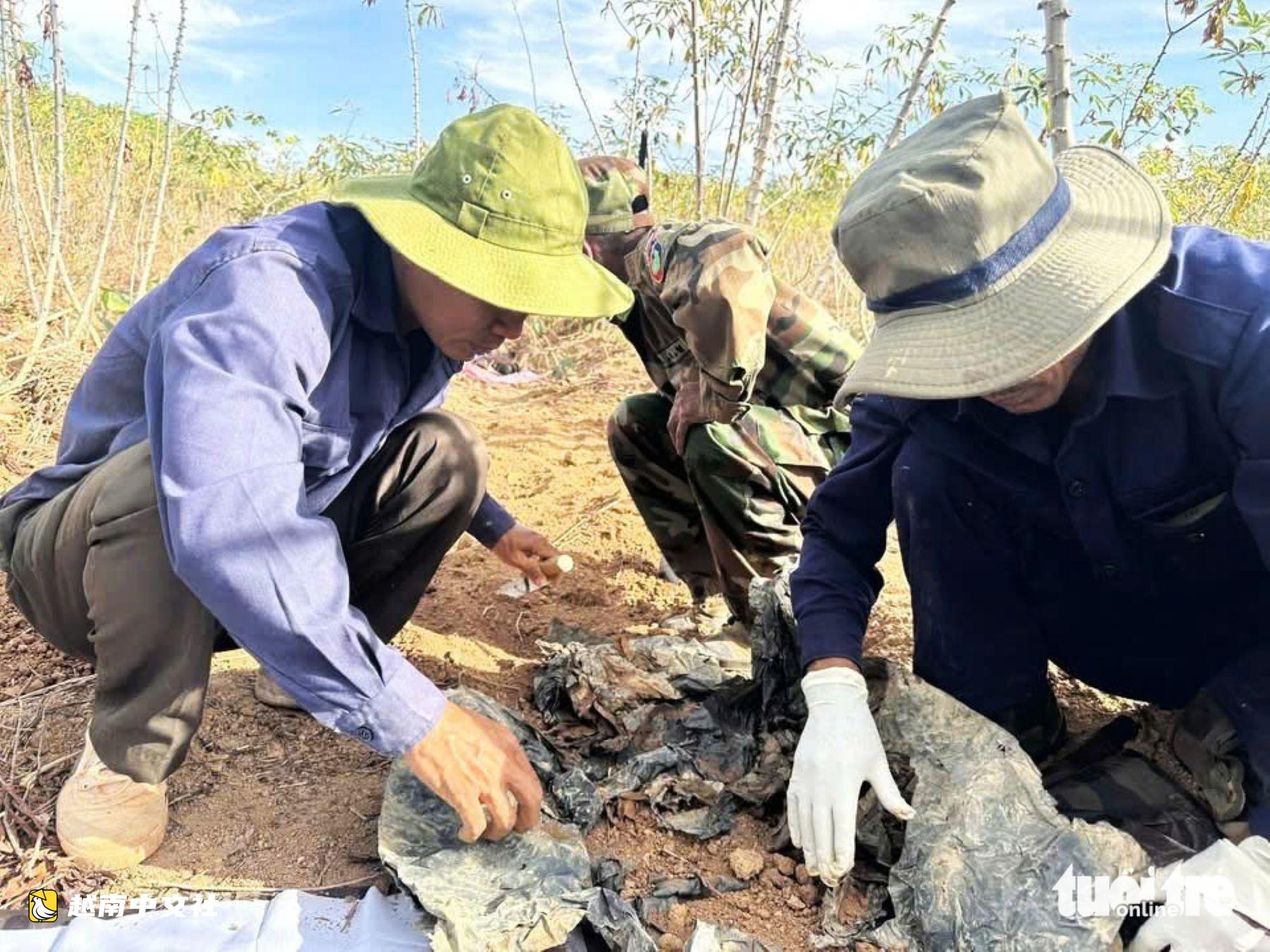 越南K51部隊穿越蒙多基裡森林尋找戰友遺骸