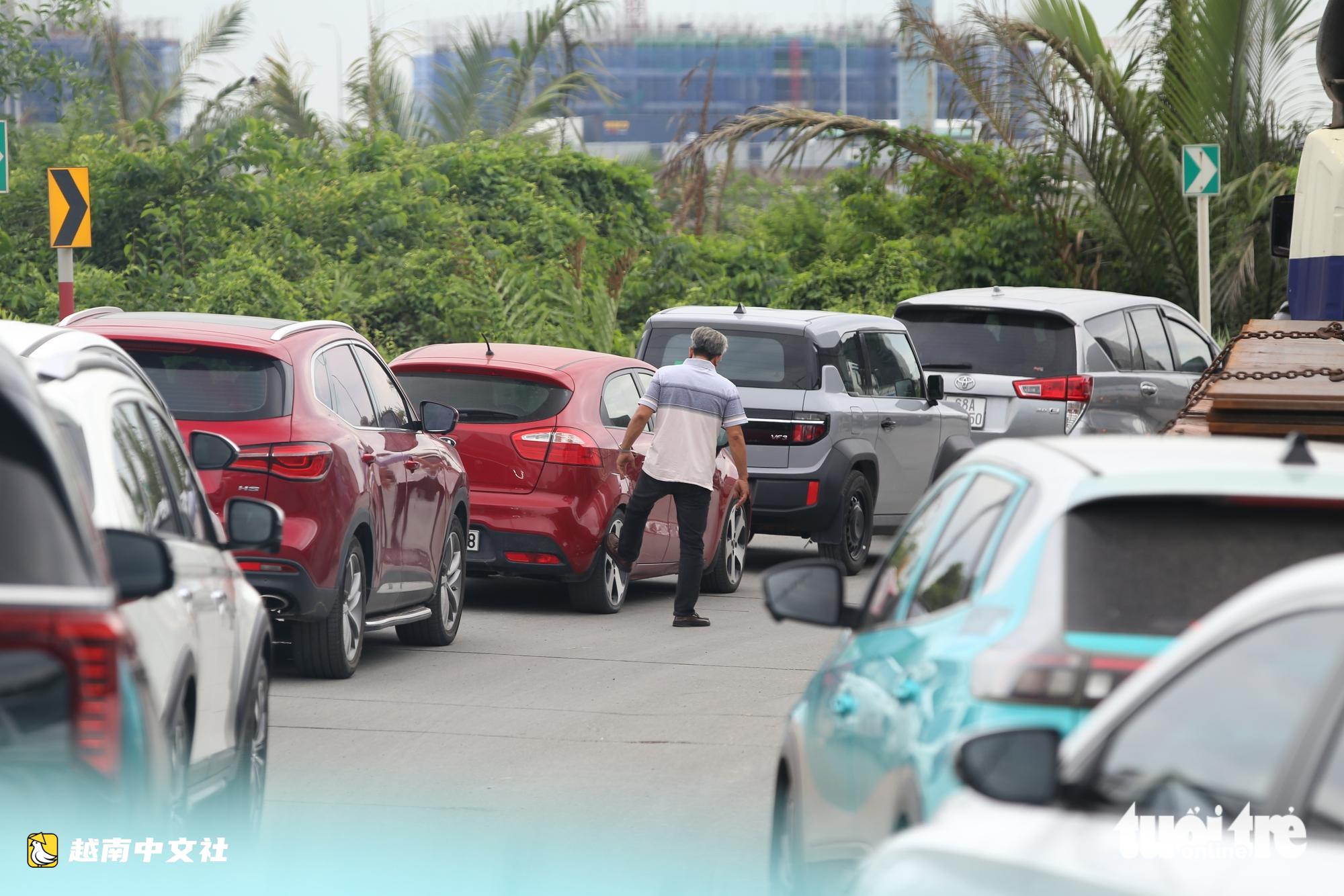 越南胡志明市 - 隆城高速公路擁堵延長,司機需注意什麼?