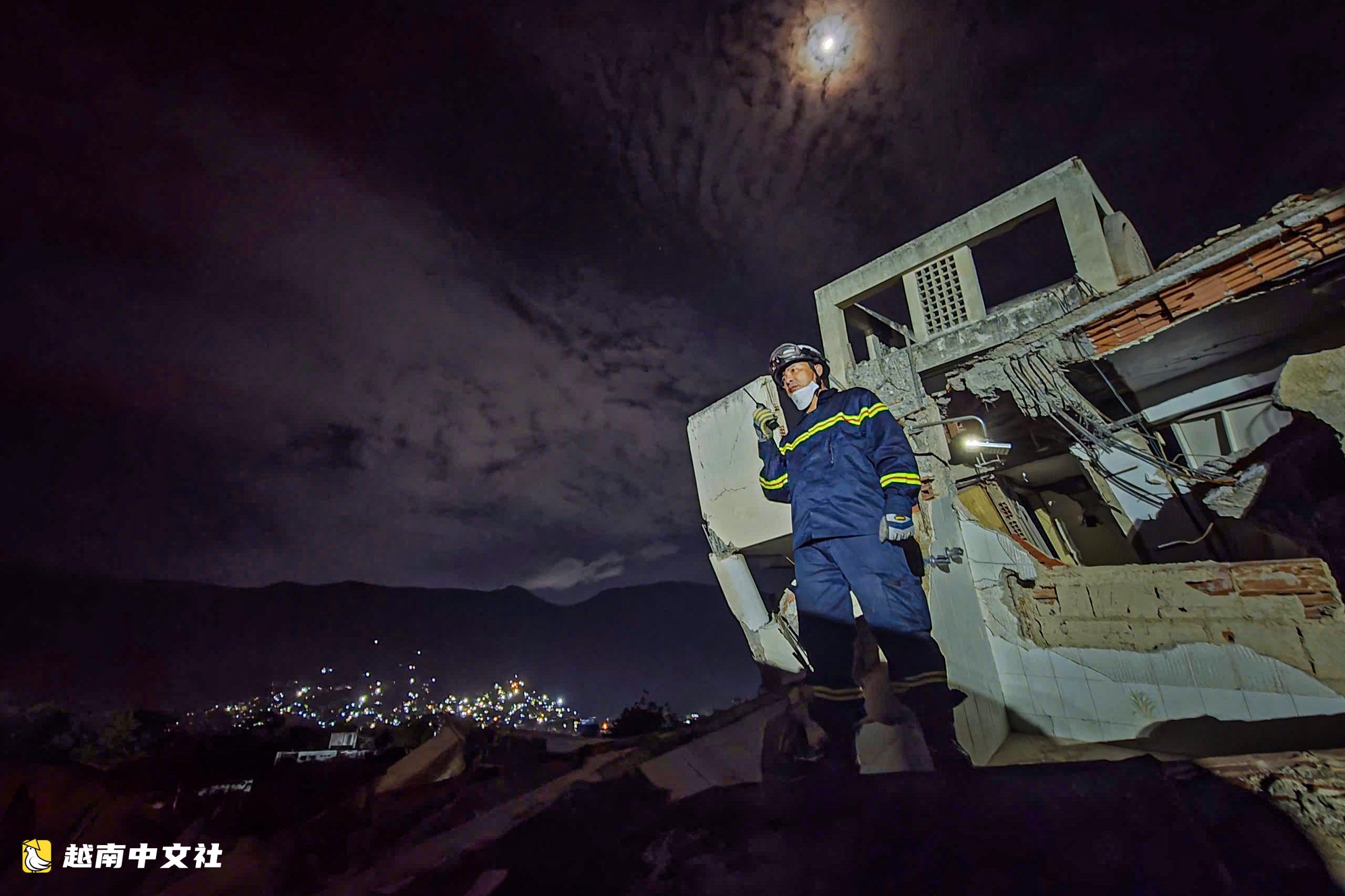 越南救援隊徹夜搜尋委內瑞拉地震失蹤者,已從廢墟中運出54具遺體
