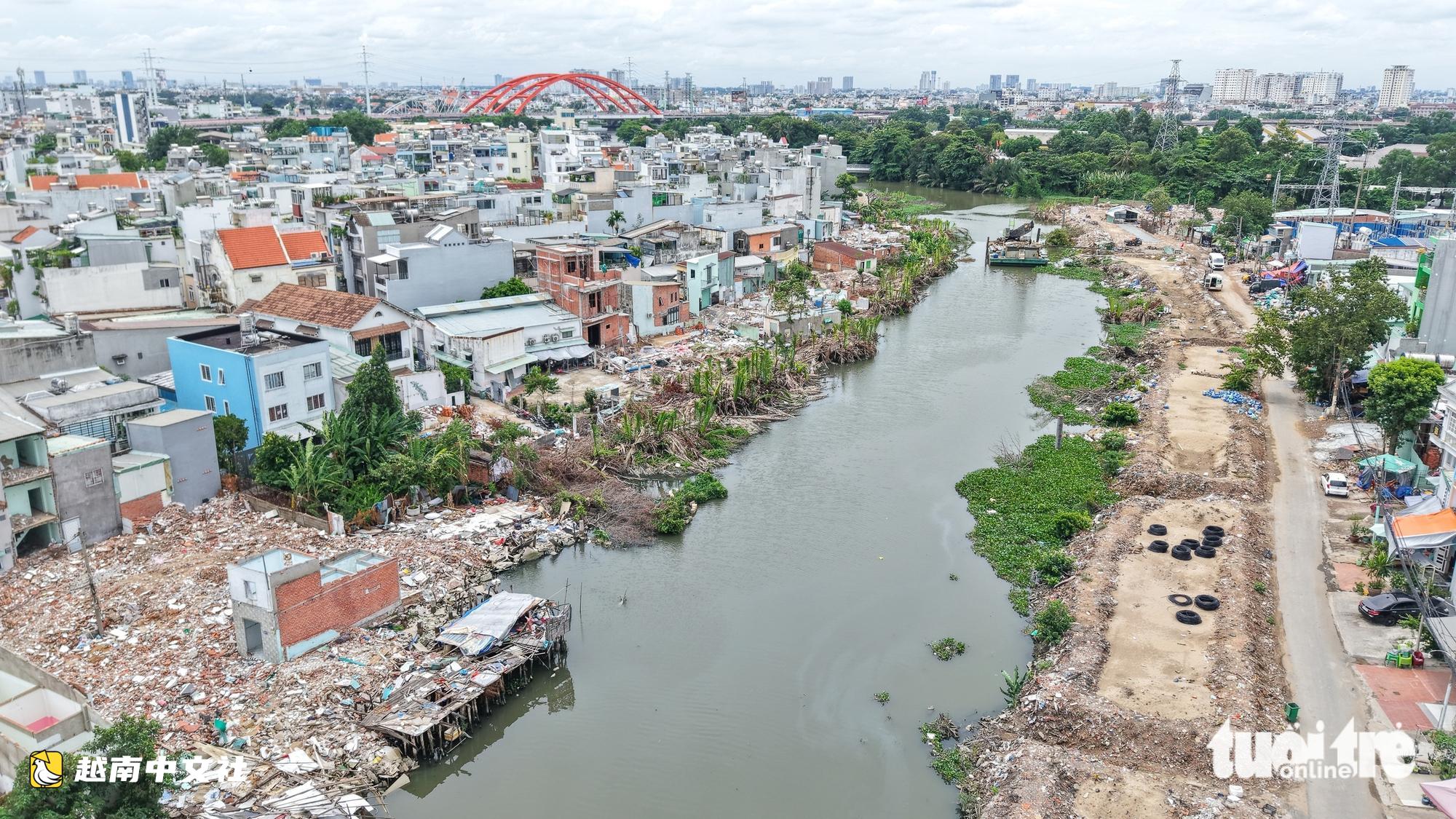 越南胡志明市穿越心渠（從饒祿-氏議運河至萬順河）航拍全景：場地已清空