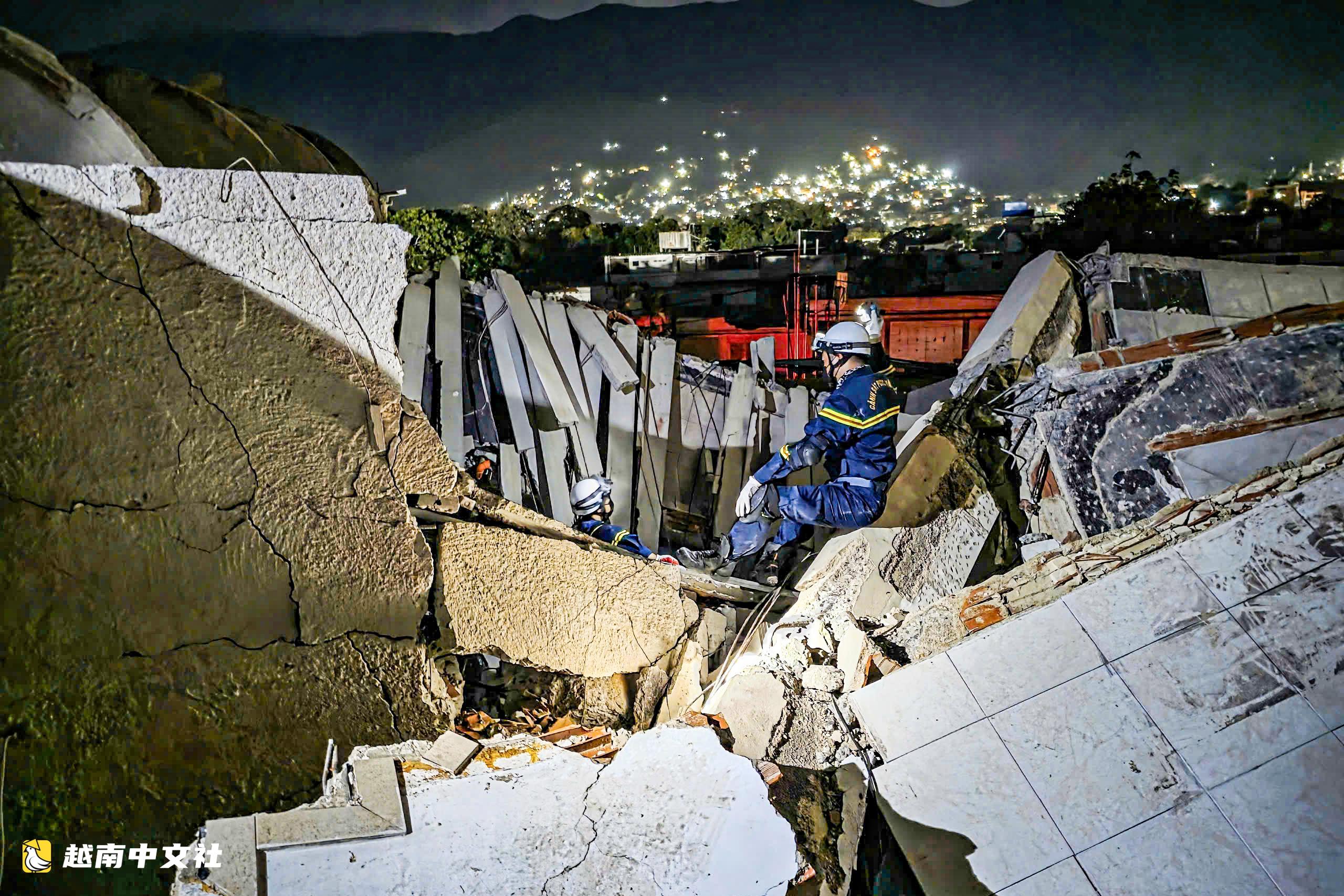 越南救援隊徹夜搜尋委內瑞拉地震失蹤者,已從廢墟中運出54具遺體