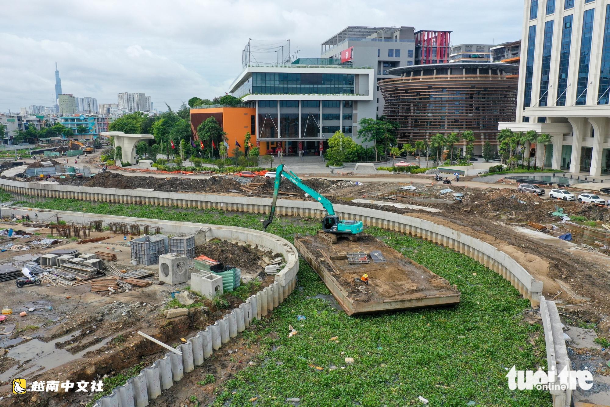 越南胡志明市穿越心渠（從饒祿-氏議運河至萬順河）航拍全景：場地已清空