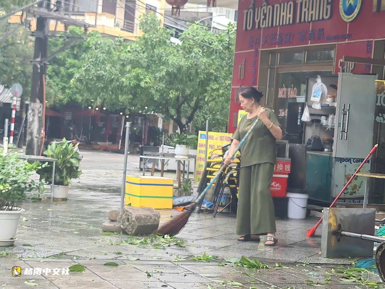 越南芒街市民:'從未見過哪場颱風像1號颱風這樣久久徘徊'