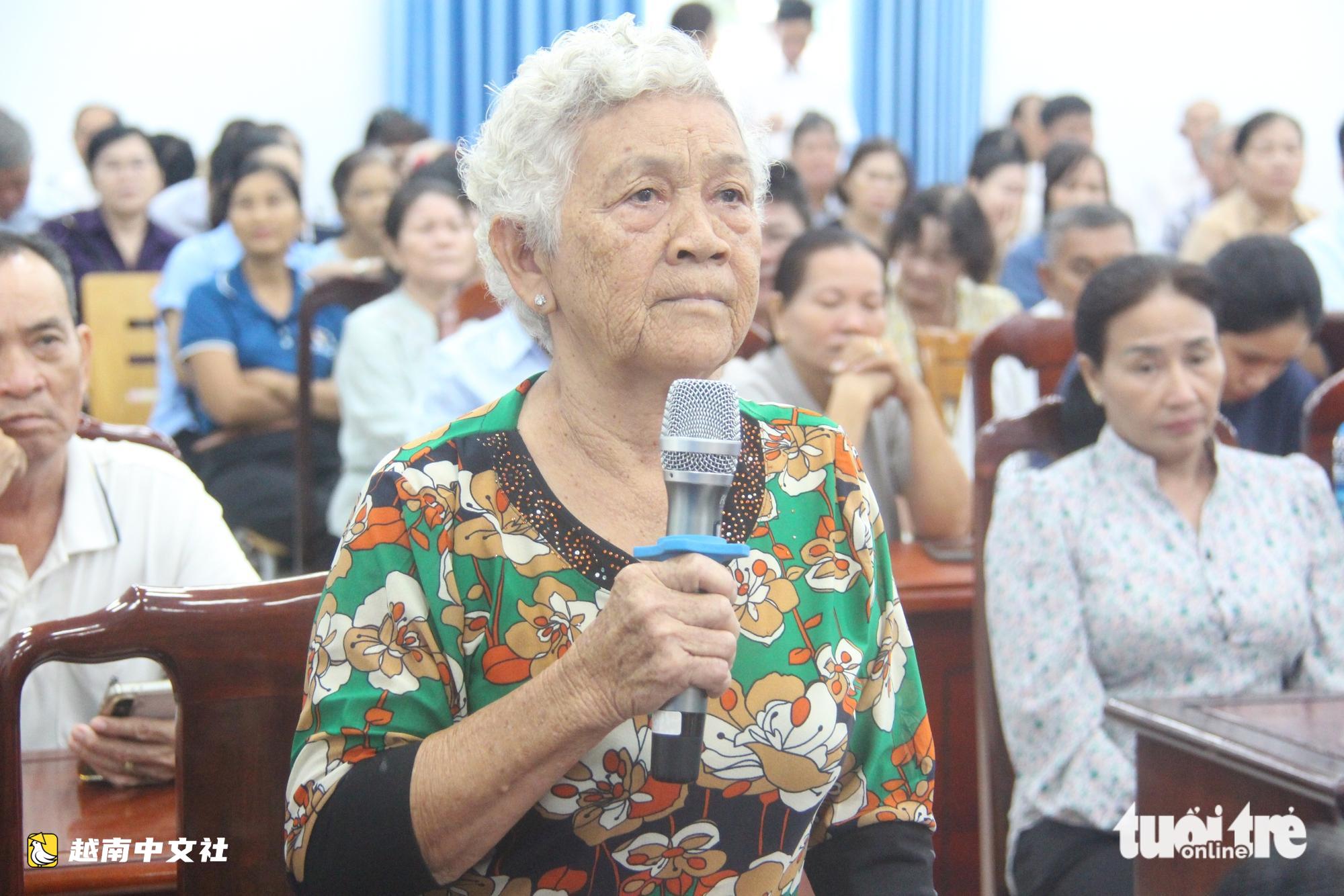 越南胡志明市人民議會主席武文明指示解決居民近20年無紅皮書問題