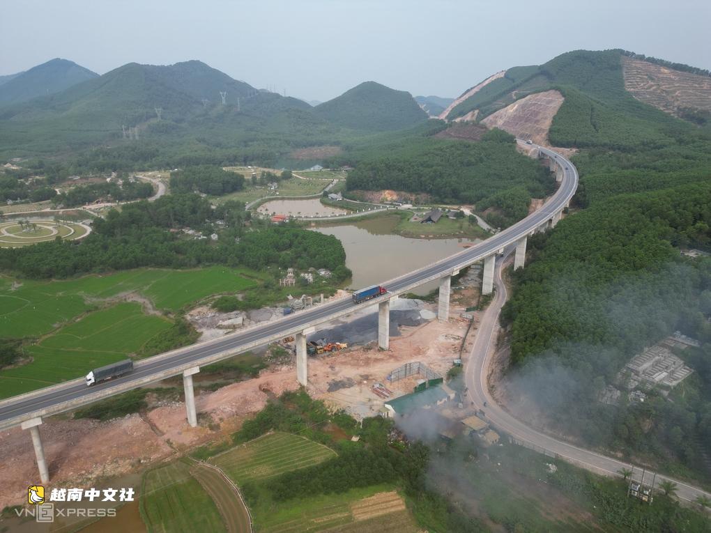 越南Cam Lộ - La Sơn高速公路夜間暫停通行