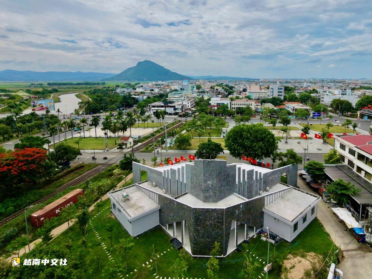 越南綏和市律師阮友壽紀念館開幕展出