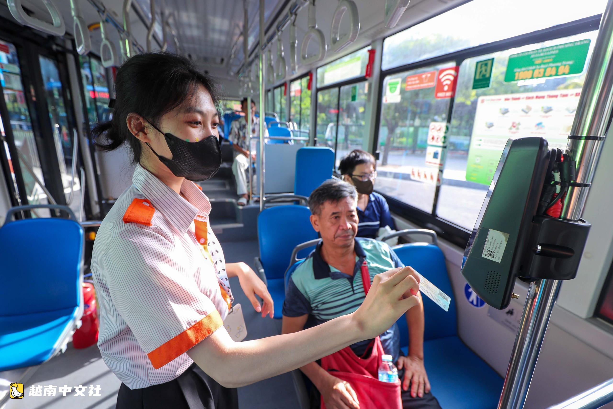 越南胡志明市公交車免費10天后乘客量激增