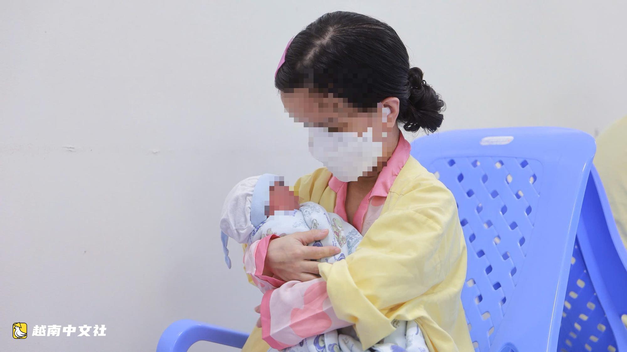 越南身高僅1.2米的‘小媽媽’懷雙胞胎,一胎死亡,通過胎兒輸血保住另一胎