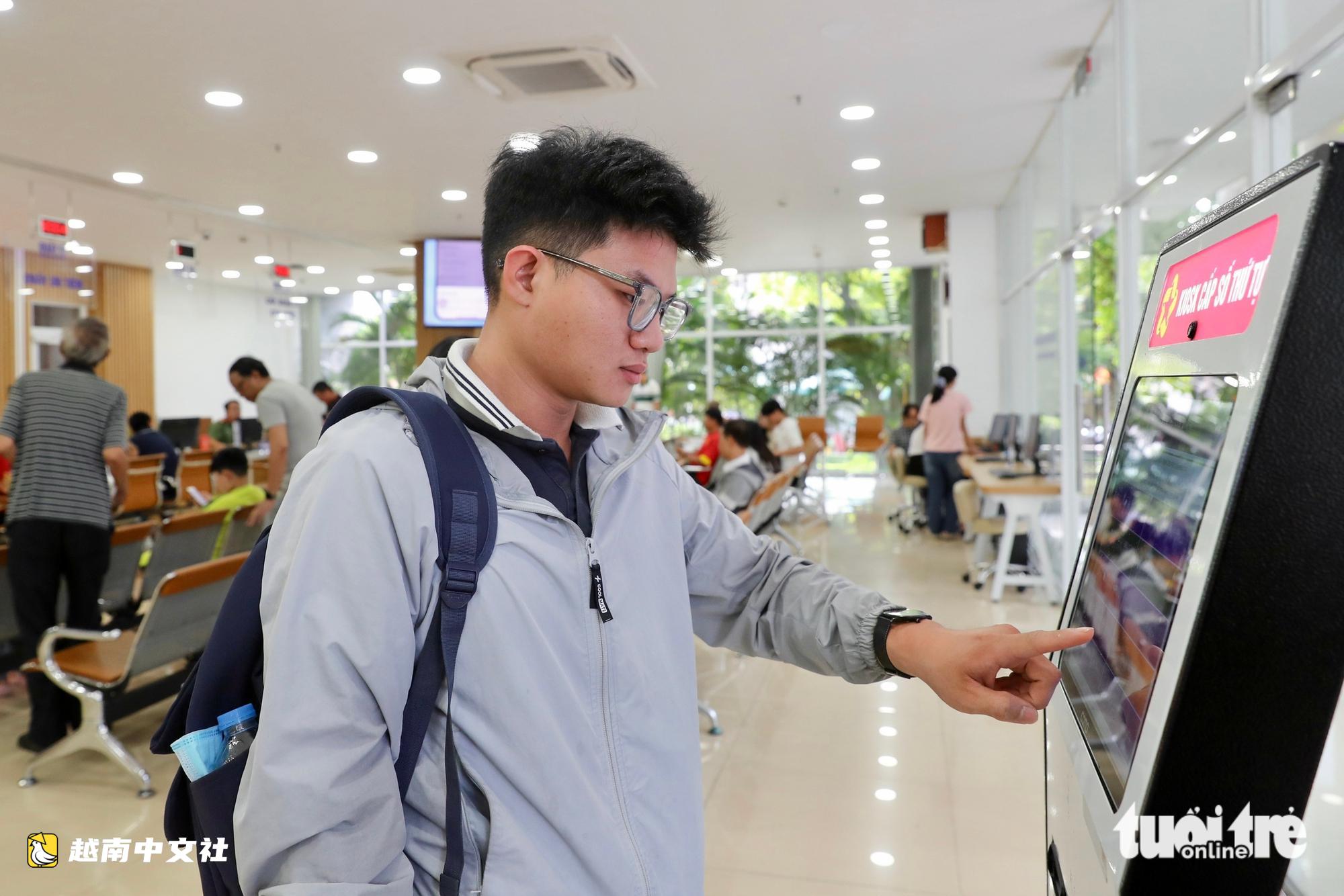 越南胡志明市民眾週六上午辦理行政手續有新選擇