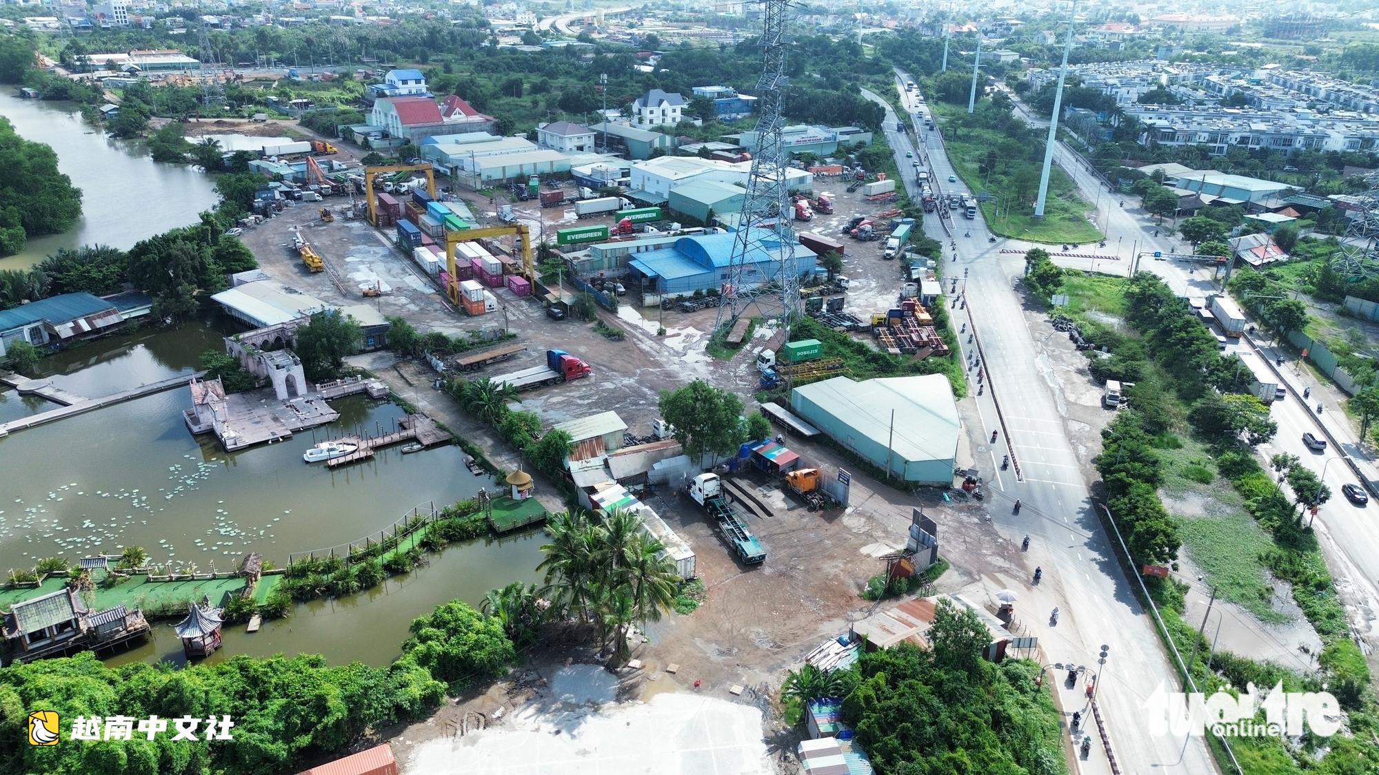 越南胡志明市:武志公路集裝箱停車場仍猖獗,阻礙交通