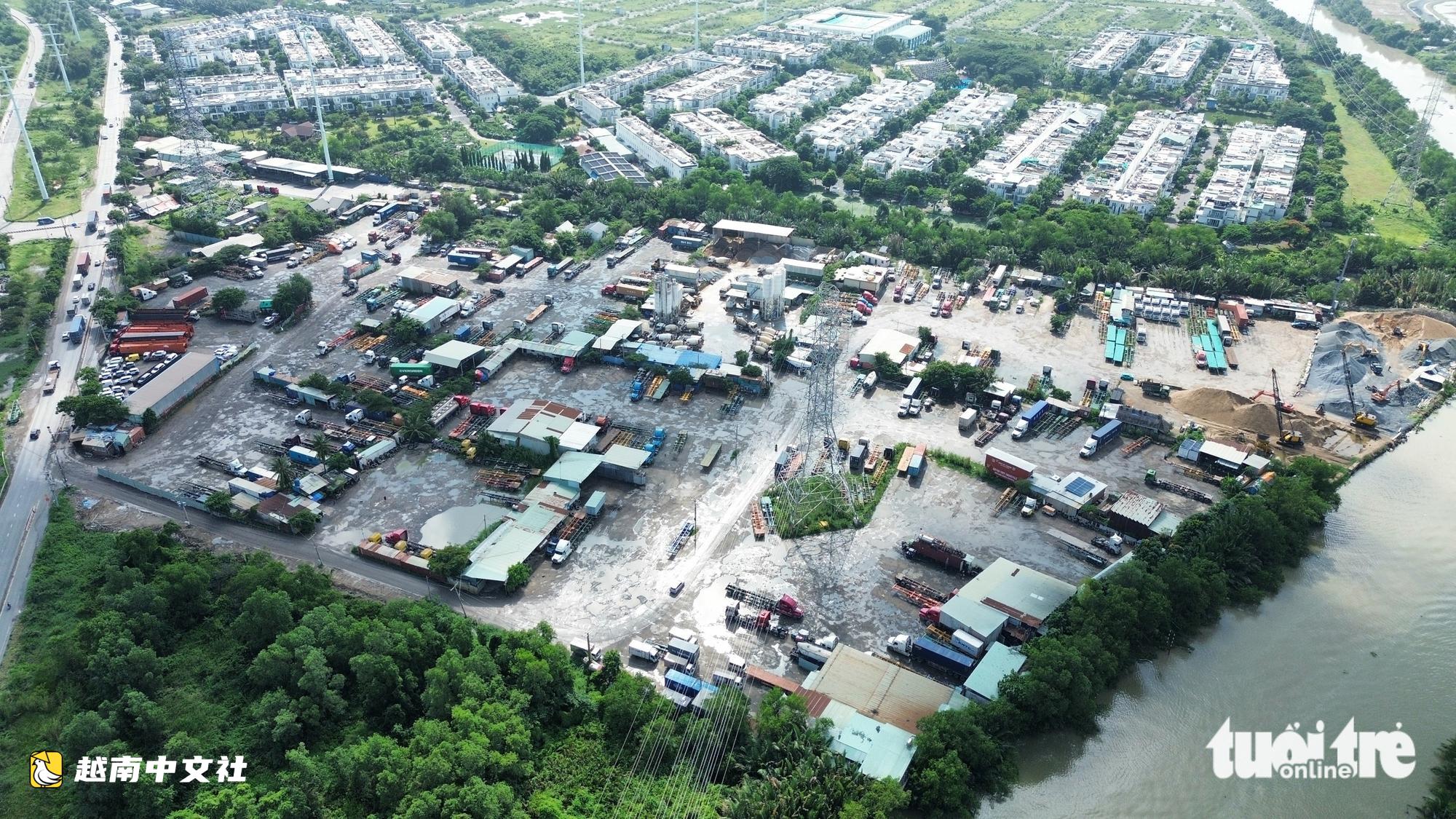越南胡志明市:武志公路集裝箱停車場仍猖獗,阻礙交通