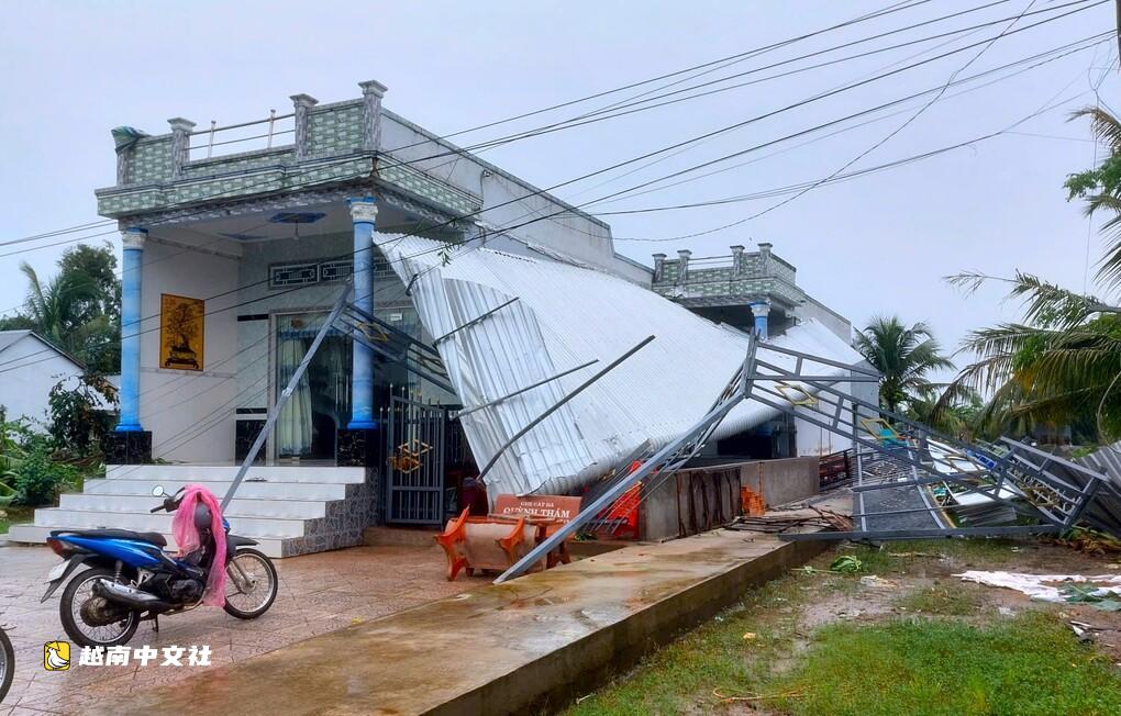 越南金甌省遭龍捲風襲擊,多處房屋受損,4人受傷