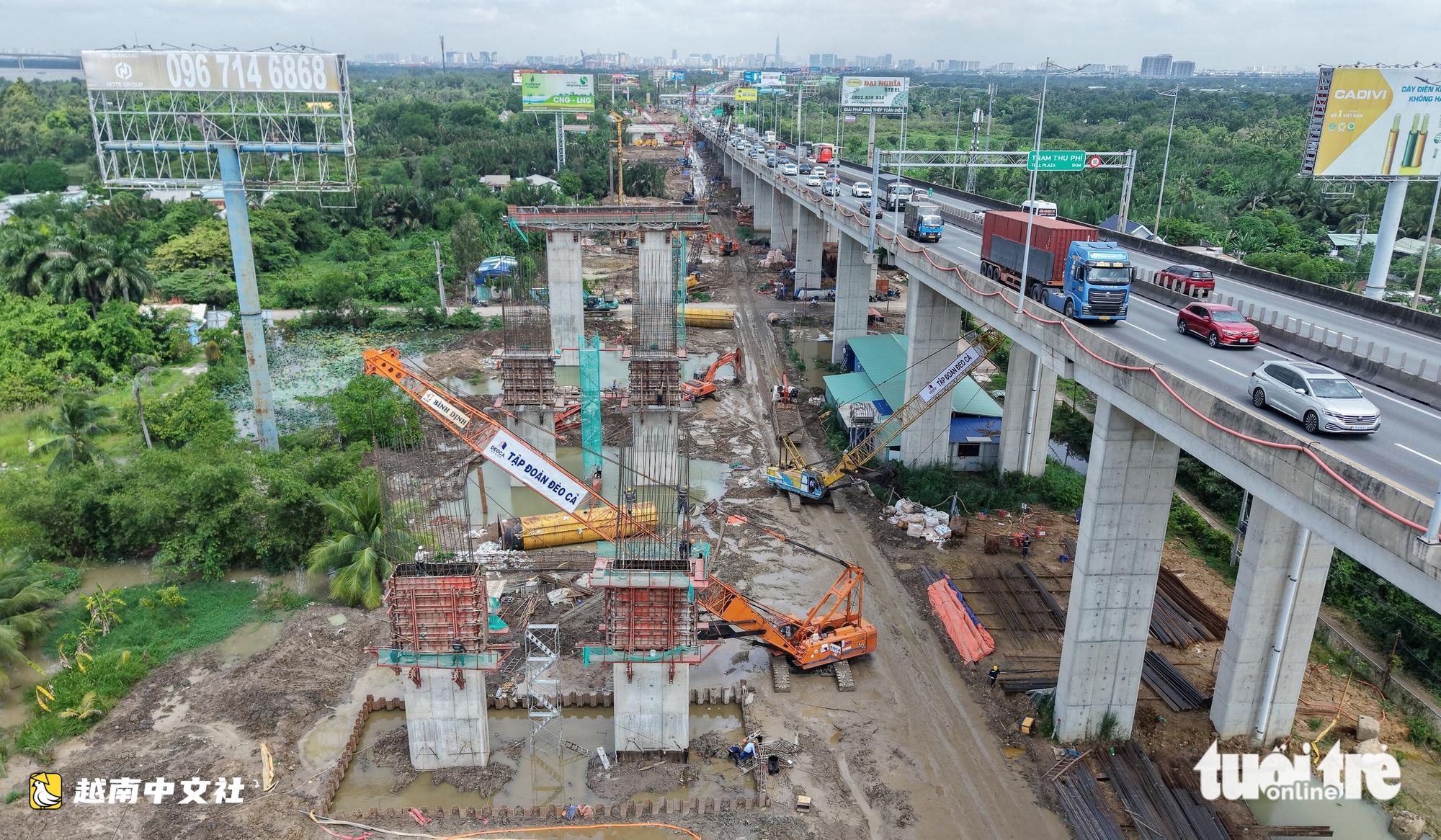 越南隆城機場:無人機航拍晝夜施工擴橋進度
