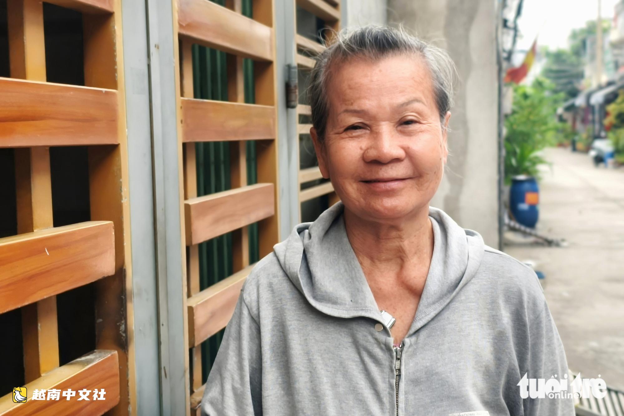 越南73歲拾荒老婦喜獲出生證明