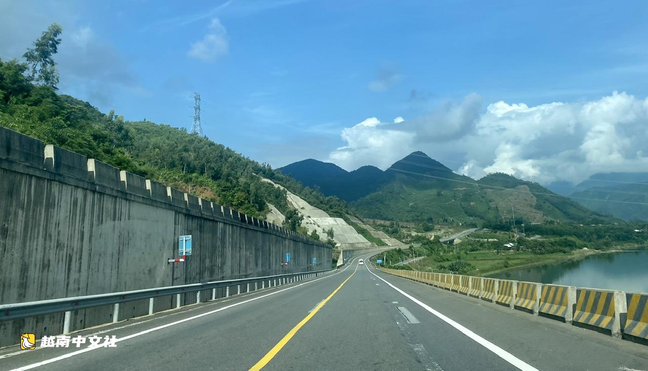 全景瞭解越南中部正在收費的高速公路路段