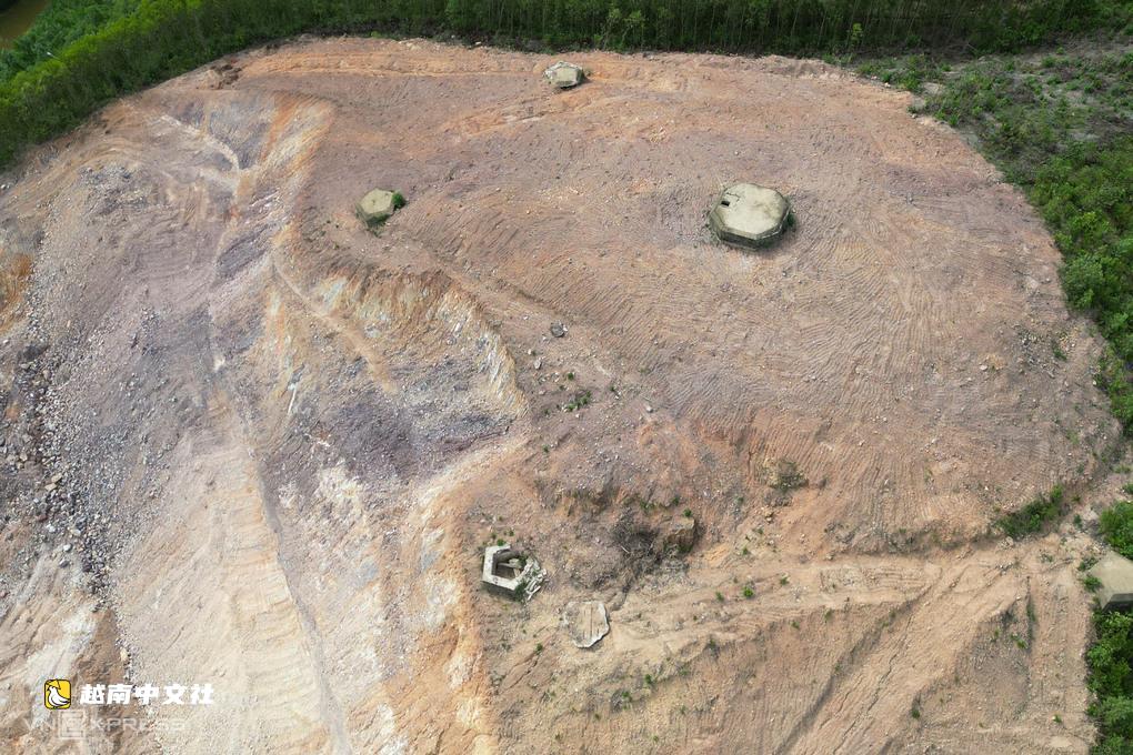 越南順化保留在高速公路環島施工中新發現的6座掩體