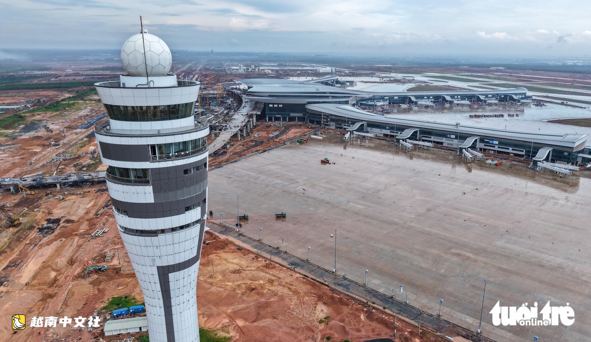 越南隆城機場航站樓內部施工全景：衝刺階段，準備迎接2026年12月1日首個商業航班