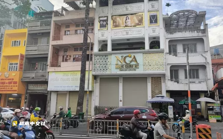 越南‘鑽石街’全景:有的告別,有的懇請顧客不要恐慌拋售
