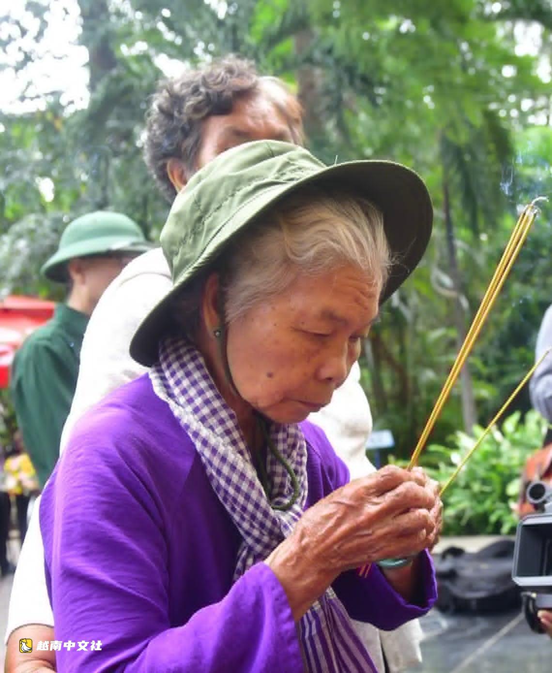 越南西寧省確認阮氏麗為烈士黃文倦的妻子,依據夫家族親屬認可